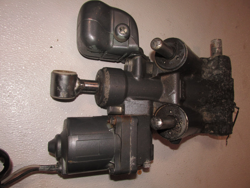Yamaha 150hp HPDI 2 Stroke Outboard Showa Tilt Trim Unit (68F-43800-01-4D)