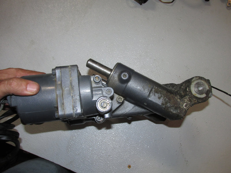 Yamaha 150hp HPDI 2 Stroke Outboard Showa Tilt Trim Unit (68F-43800-01-4D)