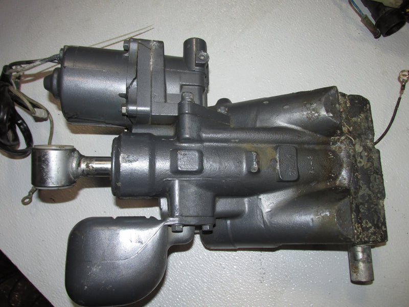 Yamaha 150hp HPDI 2 Stroke Outboard Showa Tilt Trim Unit (68F-43800-01-4D)