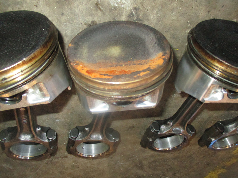 Suzuki DF140 outboard piston and rod set (12111-92J00)
