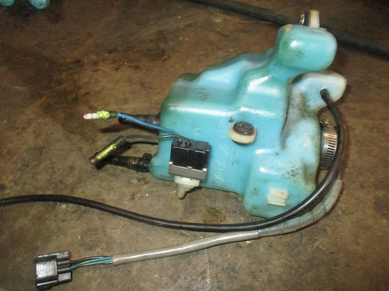 Yamaha HPDI 200hp outboard oil tank with sensor (68F-21750-00-00)