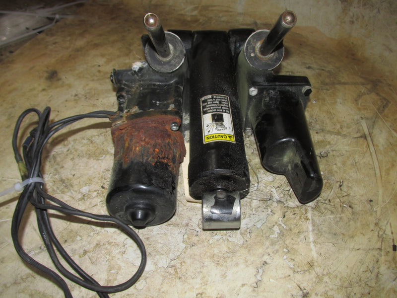 Mercury 135hp 2 Stroke Outboard Tilt trim unit (8M0231193)