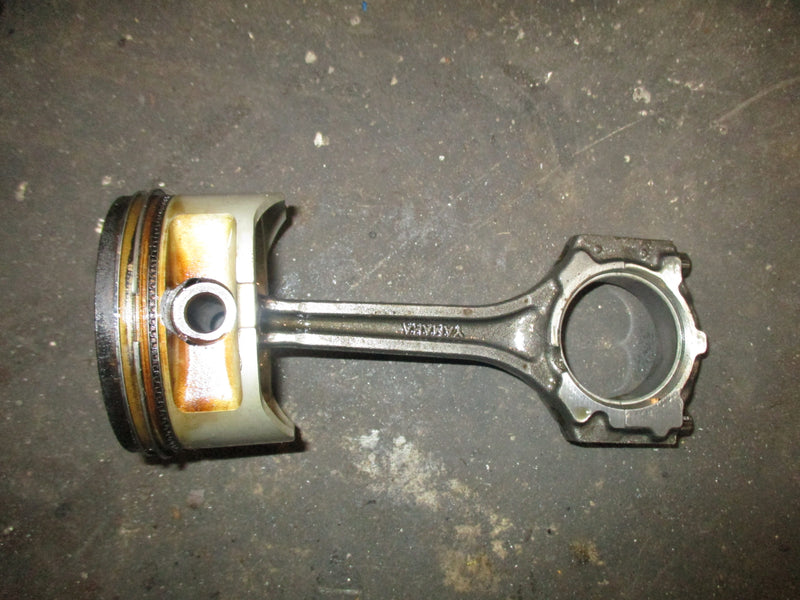 Yamaha 115hp 4 stroke outboard piston and rod (68V-00)