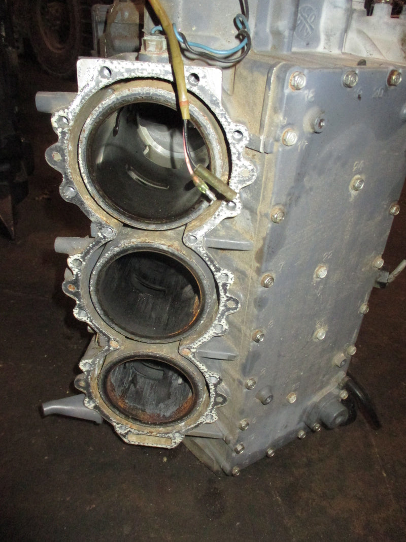 Yamaha 150hp 2 stroke outboard crankcase block