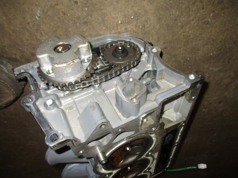 Suzuki DF350 A 350hp outboard starboard cylinder head (11101-98L01)