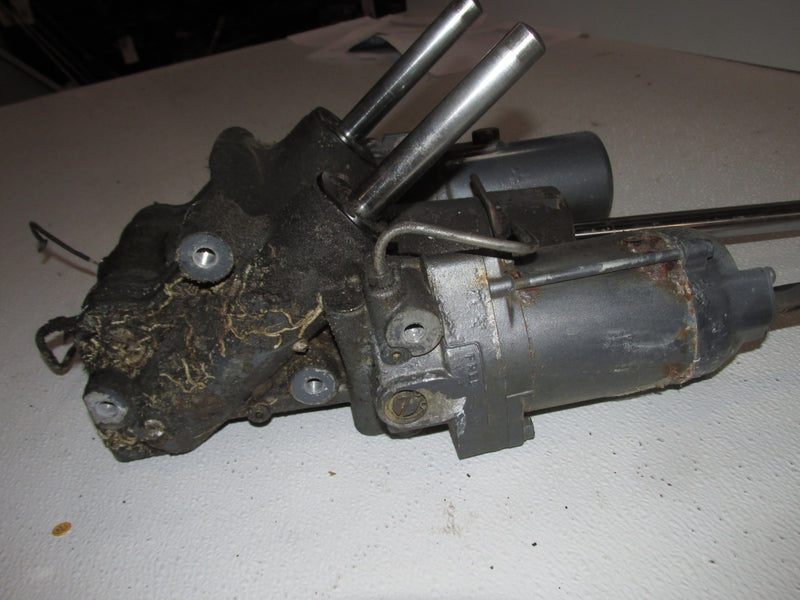 Yamaha 225hp OX66 2 Stroke Outboard Tilt Trim Unit (61A-43800-25-4D)