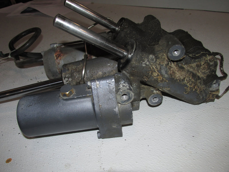 Yamaha 225hp OX66 2 Stroke Outboard Tilt Trim Unit (61A-43800-25-4D)