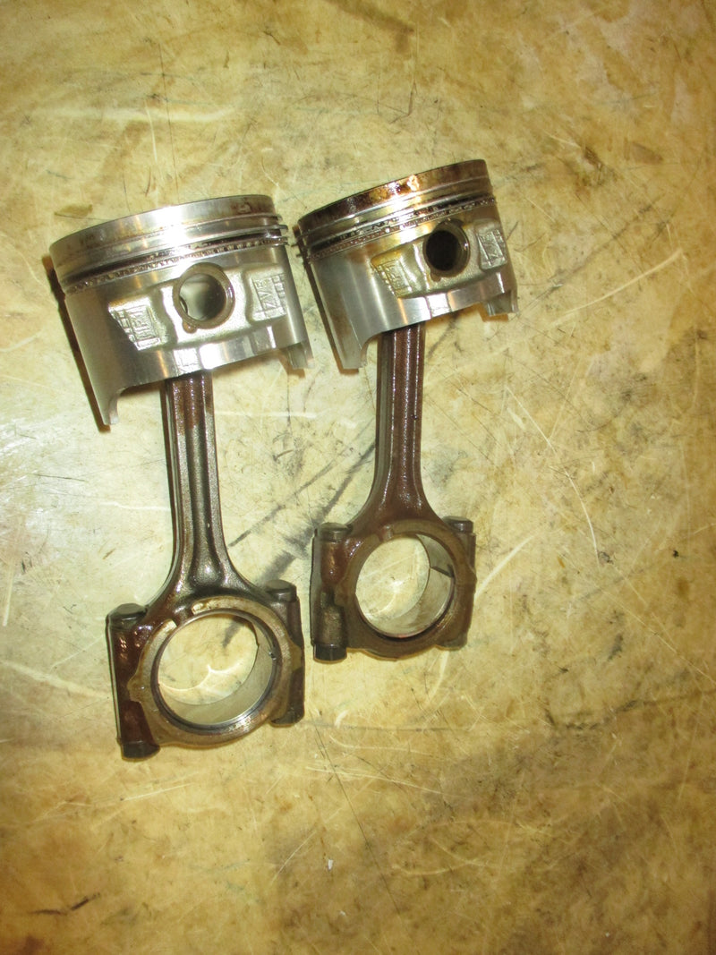 Honda BF40A 40hp outboard piston and rod set of 2 (13101-ZV5-010)