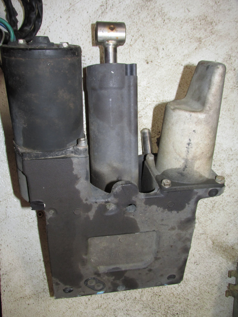 Mercury 225hp Optimax 2 stroke outboard Tilt Trim Unit (8M0231193)