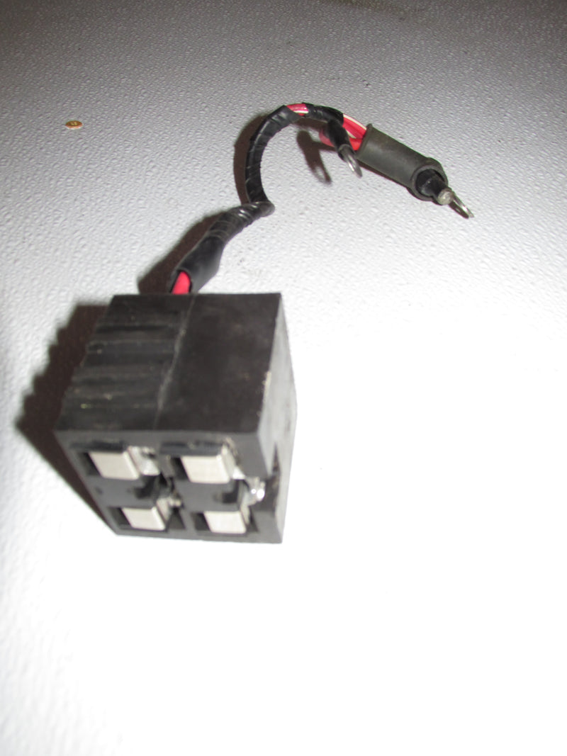 Yamaha 225hp OX66 2 Stroke Outboard Fuse Box w/ 2 Fuses (61A-82150-00-00)