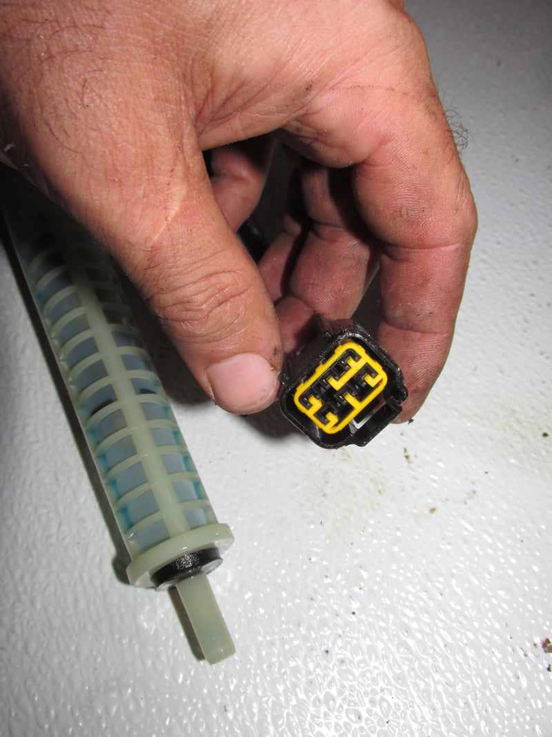 Yamaha 225hp OX66 2 Stroke Outboard Oil Level Sensor (61A-85730-00-00)