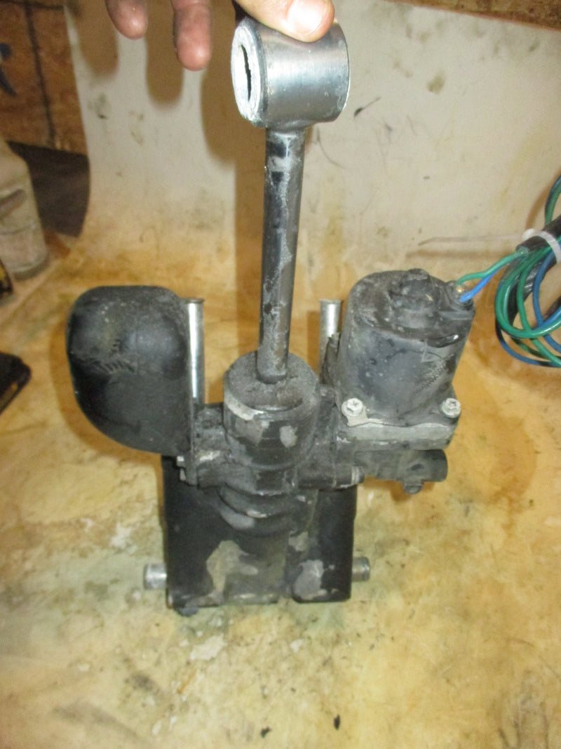 Evinrude E-TEC 250hp 2 stroke outboard Tilt Trim Unit
