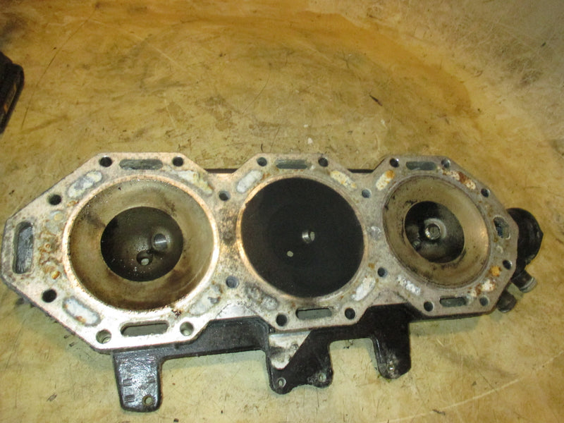 Evinrude E-TEC 250hp 2 stroke outboard Starboard Cylinder Head (350570)
