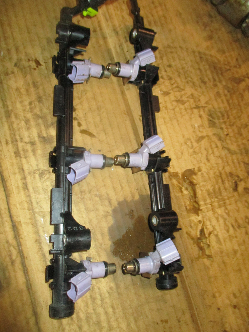 Yamaha 200hp 4 stroke outboard fuel rail and injector set (6P2-13160-10-00)