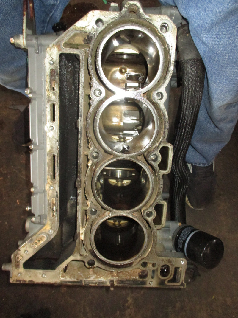 Suzuki DF150 150hp 4 stroke outboard crankcase block