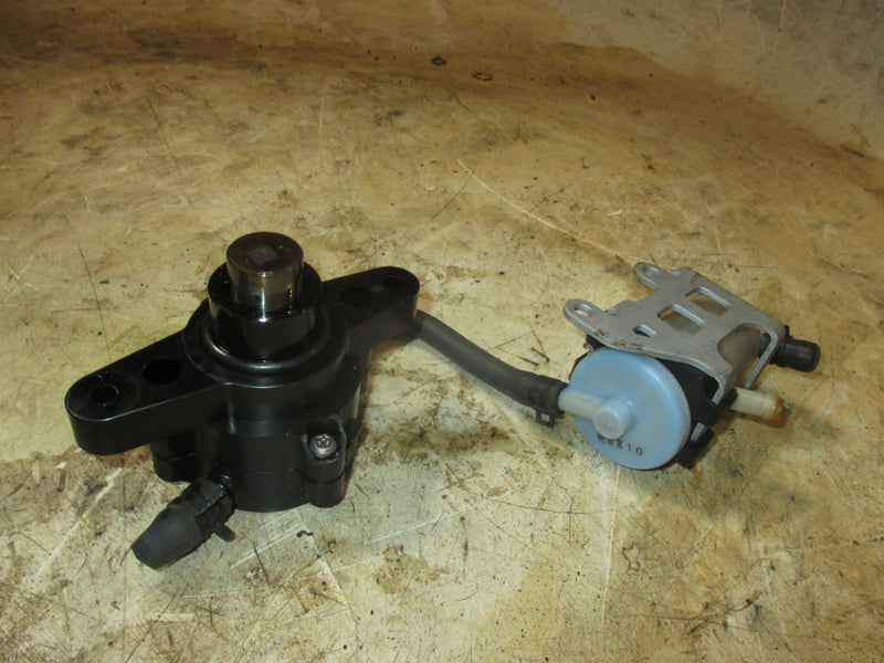 Suzuki DF150 150hp 4 stroke outboard fuel pump and filter (15100-96J0V)