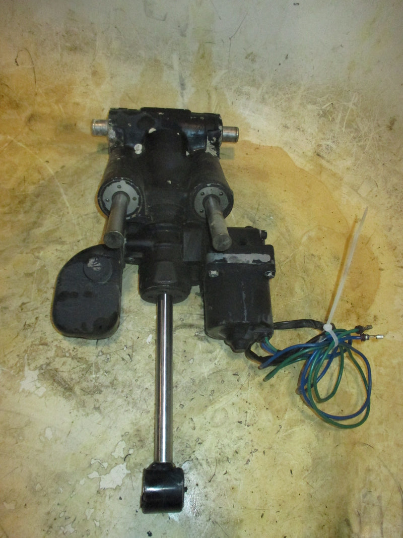 Evinrude E-TEC 300hp 2 stroke outboard tilt trim unit