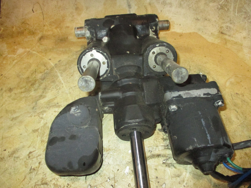 Evinrude E-TEC 300hp 2 stroke outboard tilt trim unit