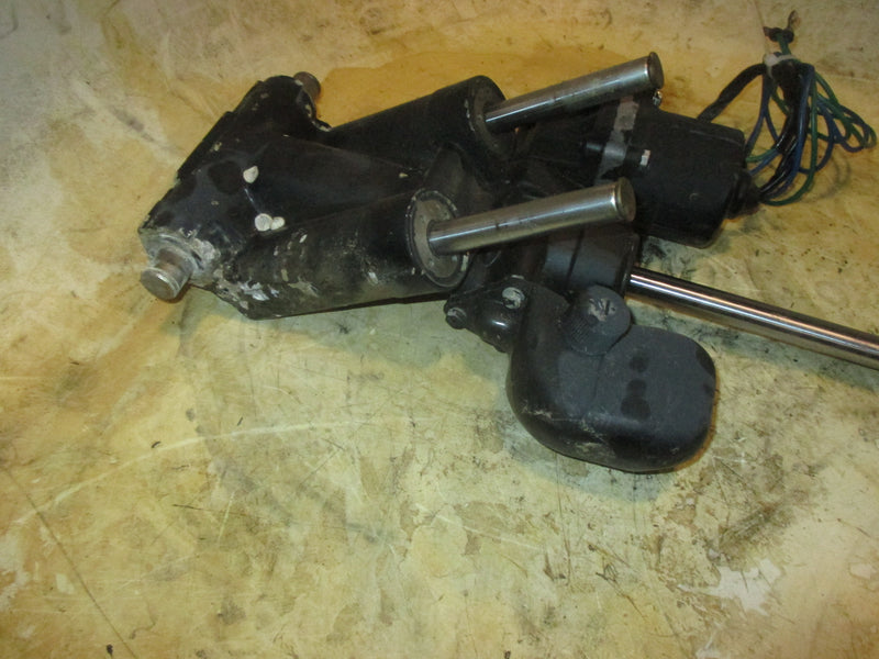 Evinrude E-TEC 300hp 2 stroke outboard tilt trim unit