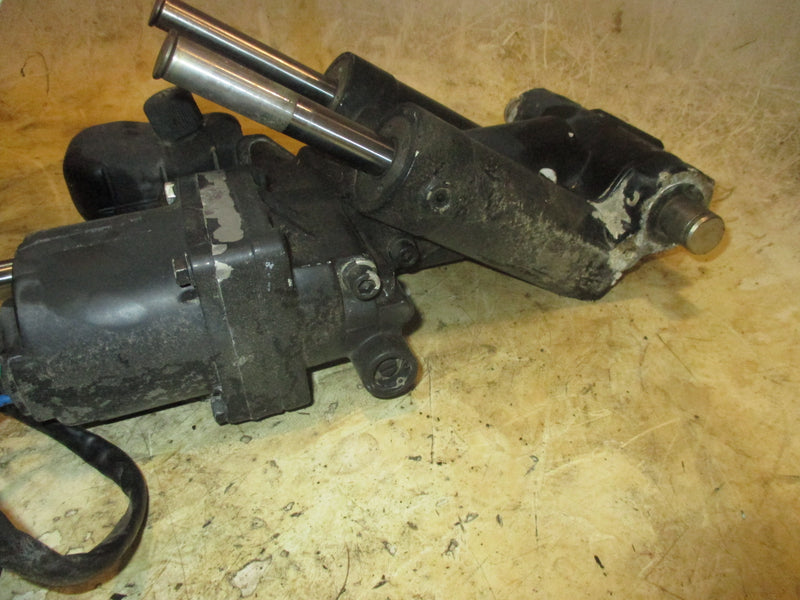 Evinrude E-TEC 300hp 2 stroke outboard tilt trim unit