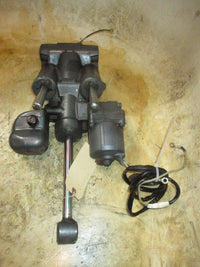 Load image into Gallery viewer, Yamaha 150hp 4 Stroke outboard Tilt Trim Unit
