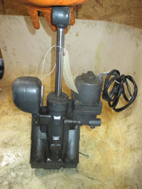 Load image into Gallery viewer, Yamaha 150hp 4 Stroke outboard Tilt Trim Unit
