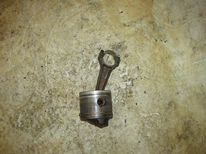 Johnson 115hp 2 Stroke Outboard Piston and rod (321712)