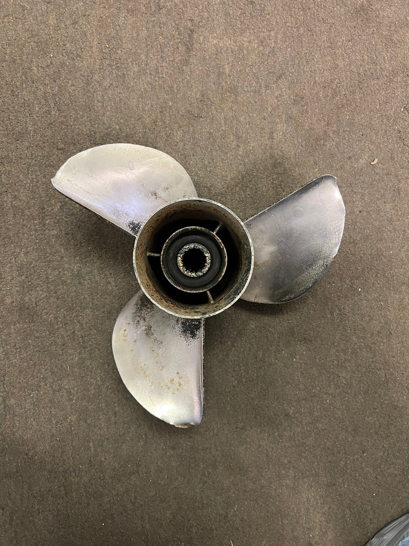 Yamaha 75hp - 115hp outboard stainless propeller 13x17-K K hub