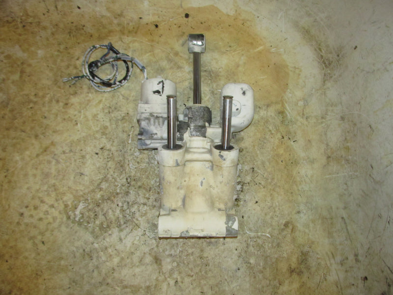 Johnson 115hp 2 Stroke Outboard Tilt trim unit