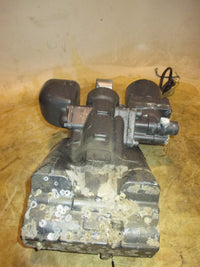 Load image into Gallery viewer, Yamaha 150hp OX66 2 stroke outboard SHOWA tilt trim unit
