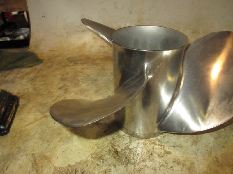 Suzuki DF150-250hp 4 stroke outboard stainless steel propellor (3x16x18.5R)