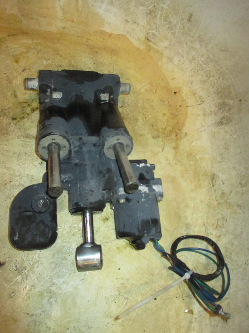 Evinrude Etec 175hp 2 Stroke outboard Tilt Trim Unit