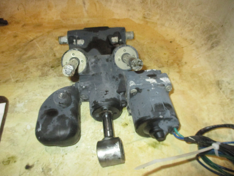 Evinrude Etec 175hp 2 Stroke outboard Tilt Trim Unit