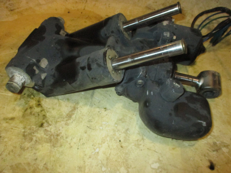 Evinrude Etec 175hp 2 Stroke outboard Tilt Trim Unit