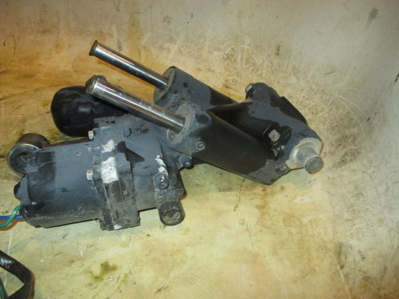 Evinrude Etec 175hp 2 Stroke outboard Tilt Trim Unit