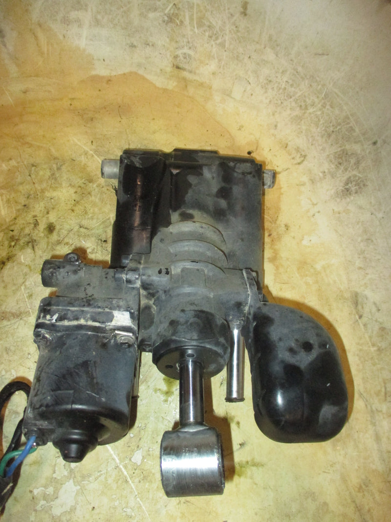 Evinrude Etec 175hp 2 Stroke outboard Tilt Trim Unit