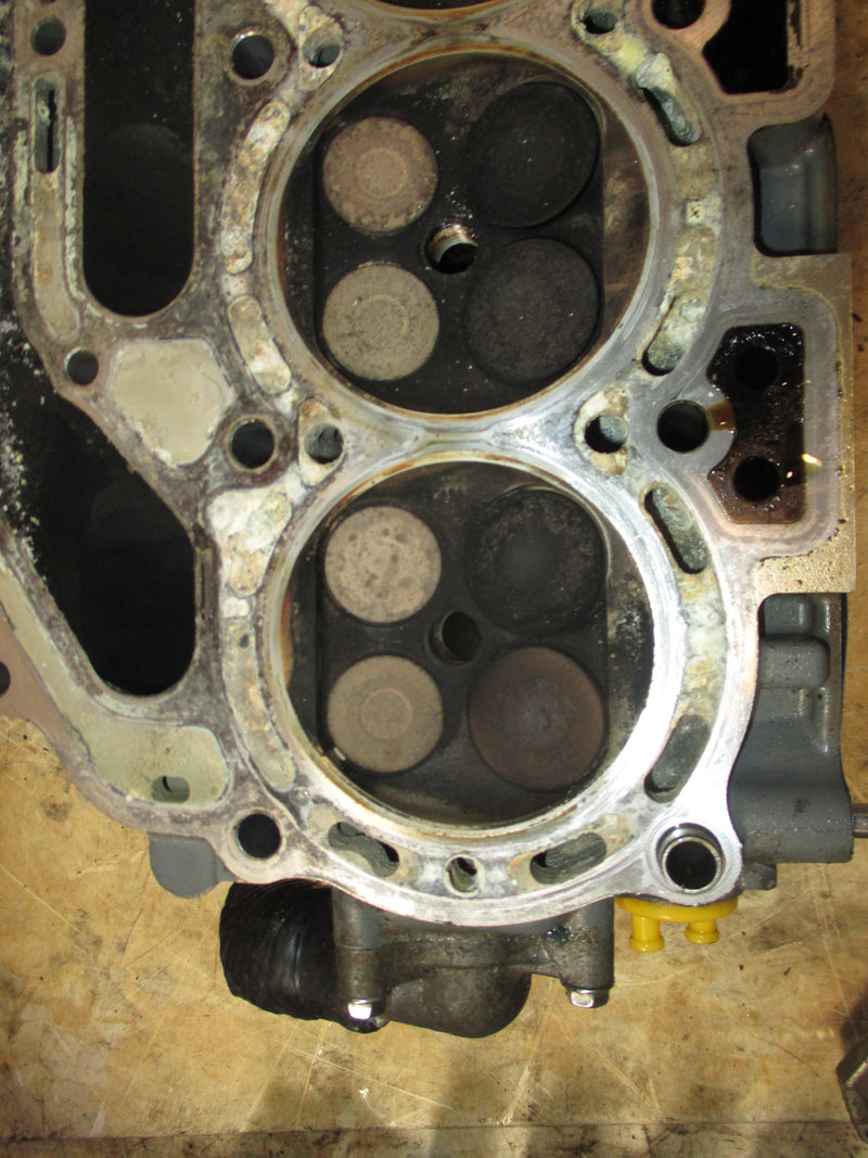 Johnson/Suzuki 140hp 4 stroke outboard cylinder head (11100-90J06)
