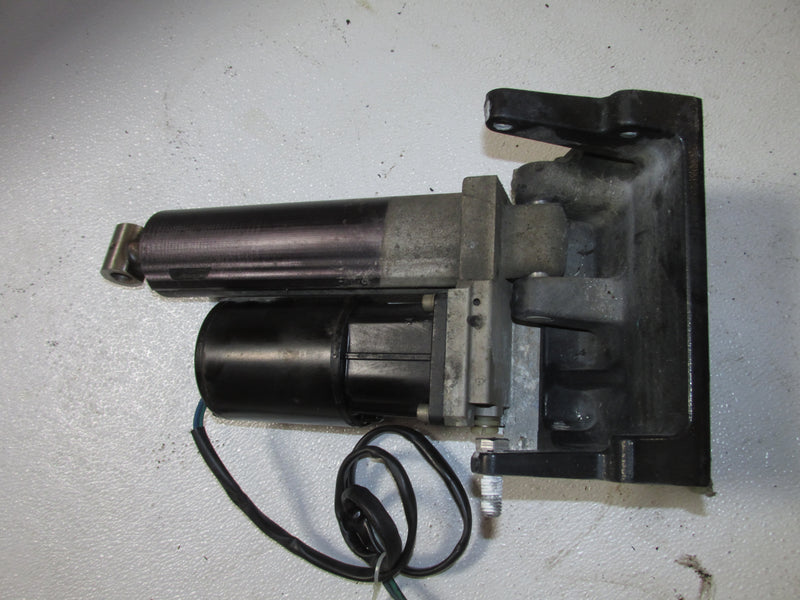 Mercury Mariner 115hp 2 Stroke Outboard Tilt Trim Unit (824051)