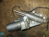 Load image into Gallery viewer, Yamaha 250hp 4 stroke outboard tilt trim unit 69J-43800-05-8D

