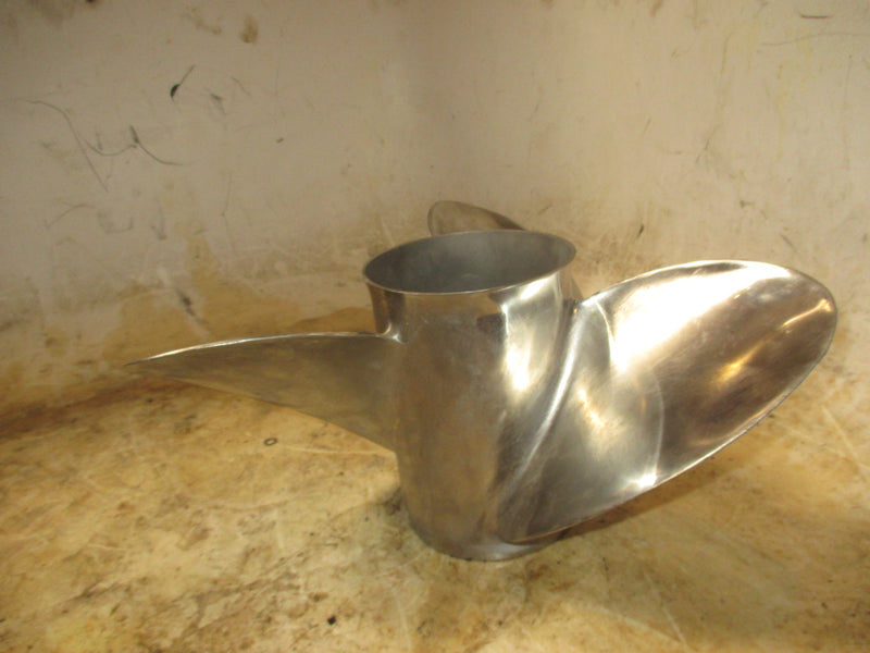 Suzuki 150 -250 hp 4 stroke outboard stainless steel propellor (14 3/4x23R)