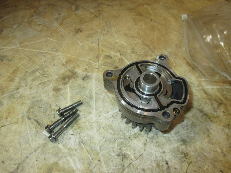 Johnson/Suzuki 140hp 4 stroke outboard oil pump (16400-900J00)