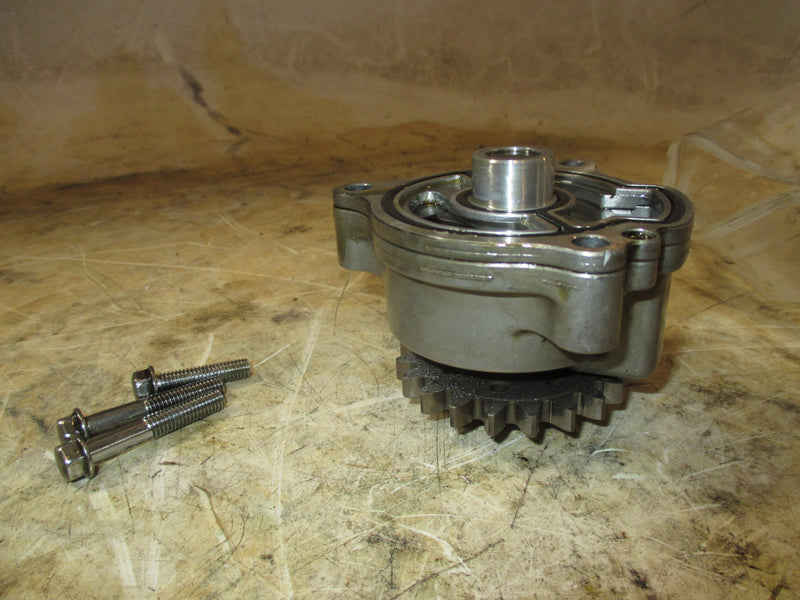 Johnson/Suzuki 140hp 4 stroke outboard oil pump (16400-900J00)