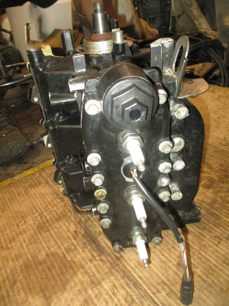 Evinrude 35hp 2 stroke outboard crankcase powerhead