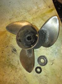 Load image into Gallery viewer, Evinrude 150-200hp outboard Stainless Steel Propeller 14 3/4 X 17
