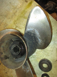 Load image into Gallery viewer, Evinrude 150-200hp outboard Stainless Steel Propeller 14 3/4 X 17
