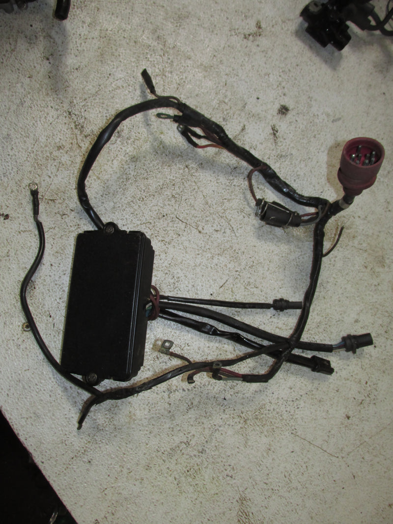 Evinrude 70hp 2 Stroke Outboard Engine wiring harness/Junction box (583107)