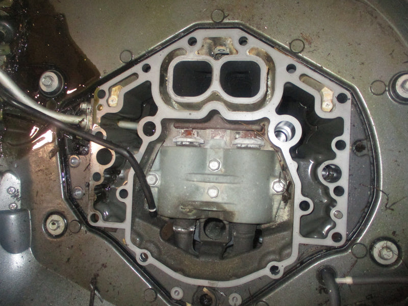 Yamaha 350hp 4 stroke outboard 30" shaft mid section