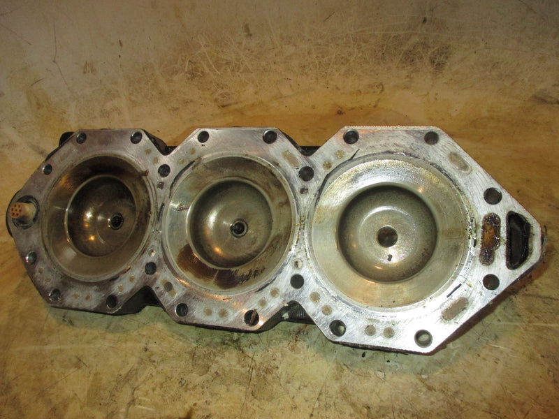 Johnson 150hp 60 Degree 2 stroke outboard Cylinder Head (337548)