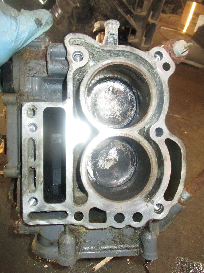 Honda 20hp 4 stroke outboard crankcase block