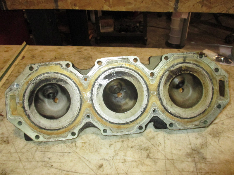 Mercury optimax 225hp 2 stroke outboard cylinder head (900-858483C2)